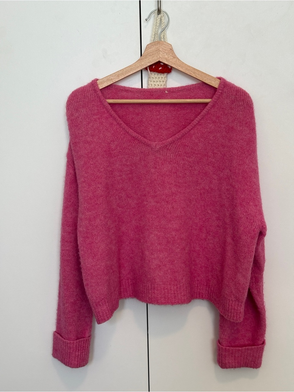 American Vintage Rose-Pink V-Neck Sweater